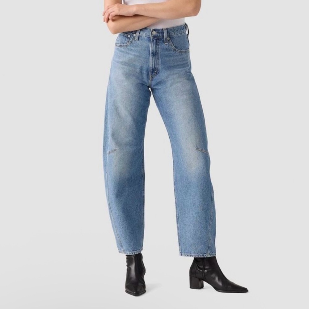 Levi's Classic Blue Barrel Leg Women's Jeans